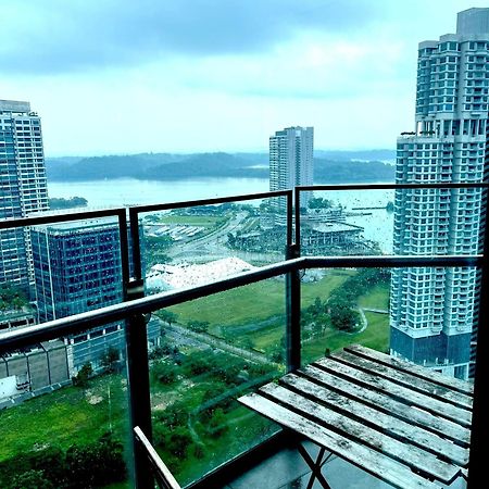Almas Puteri Harbour Nusajaya Suite Room Exclusive Room 5 Min To Legoaland By Homespace Exterior foto